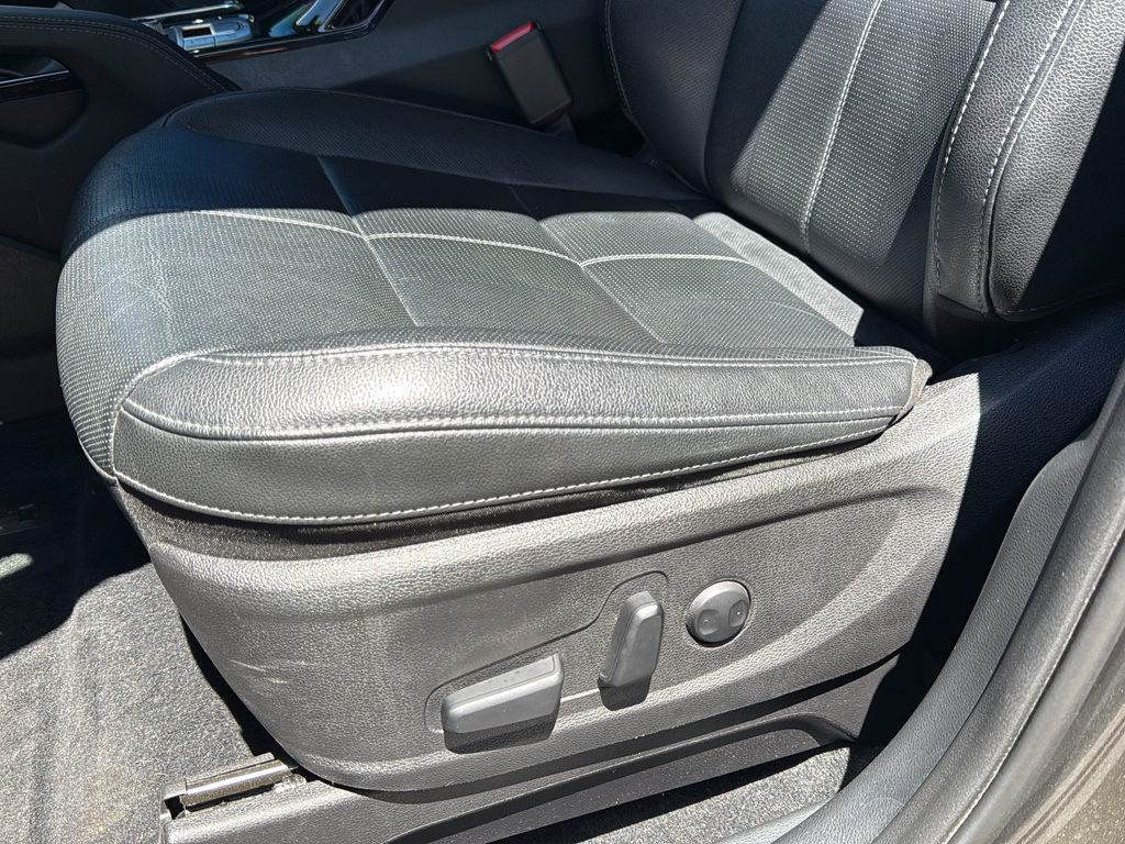 Used 2021 Green Kia EX image 30