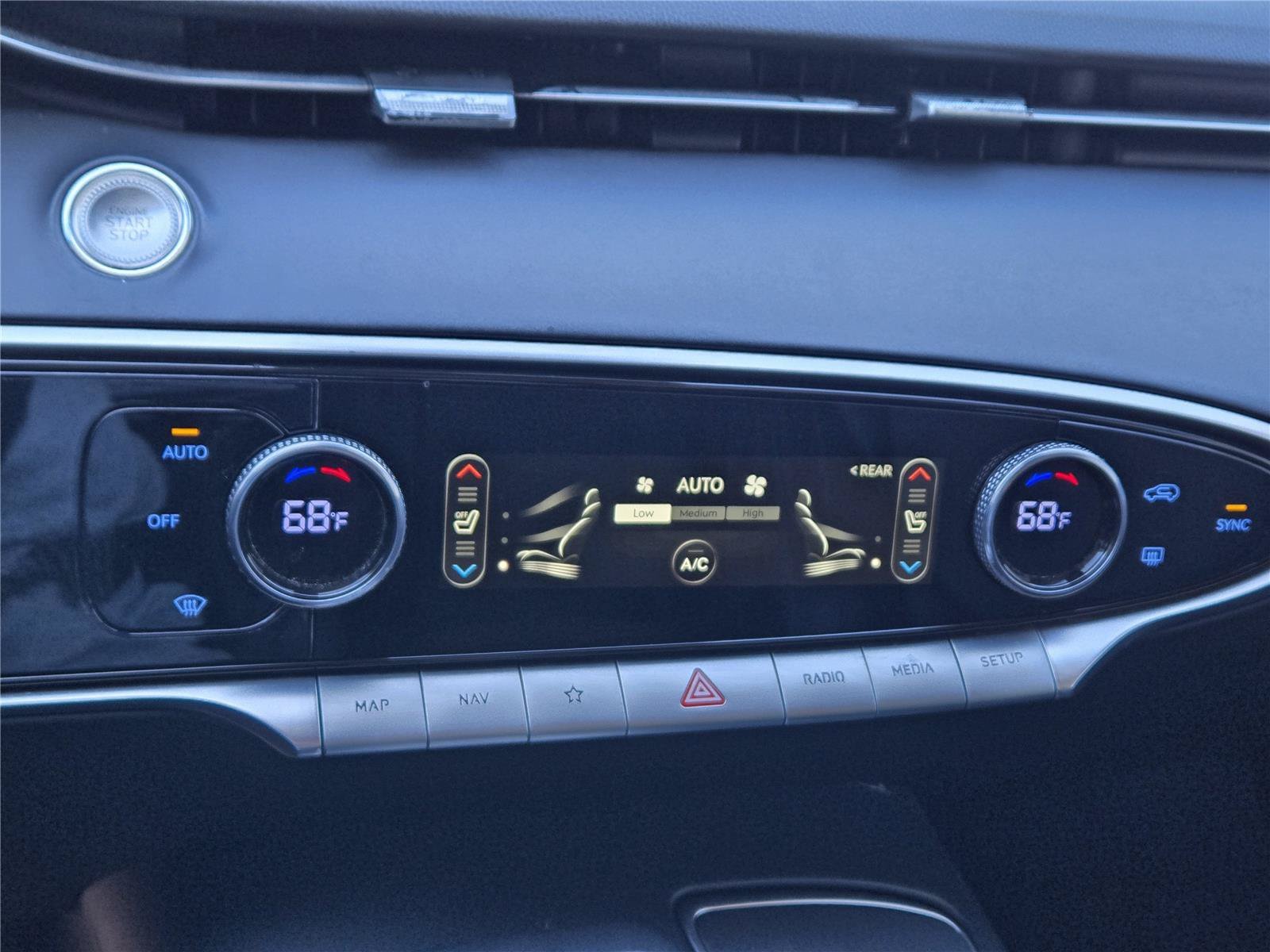 2022 GENESIS GV70 Standard - Photo 26