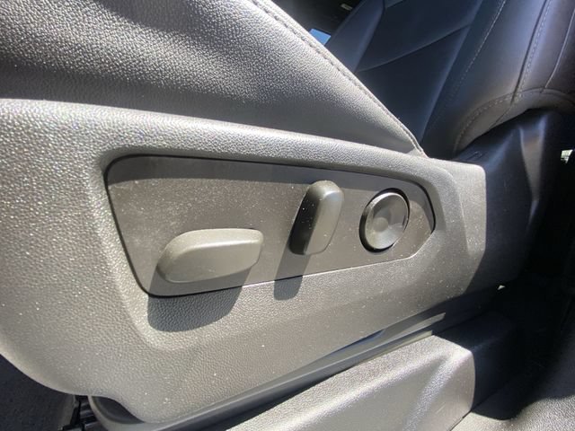 Used 2023 Iridescent Pearl Tricoat Chevrolet Z71 image 12