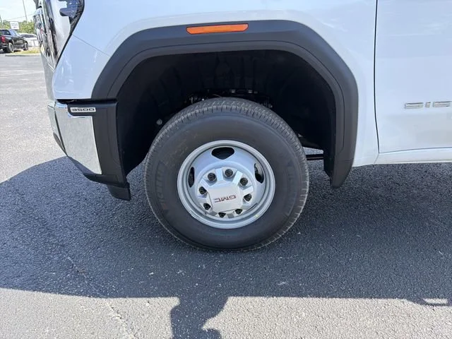 New 2026 Summit White GMC Pro image 25