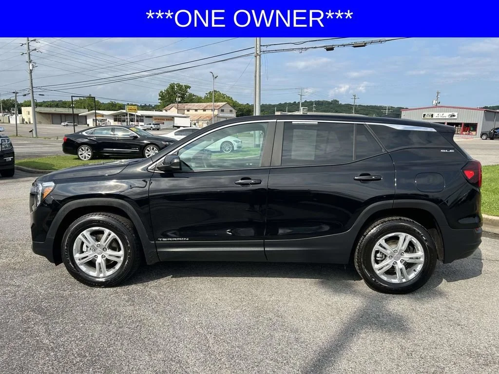Used 2024 Ebony Twilight Metallic GMC SLE image 7