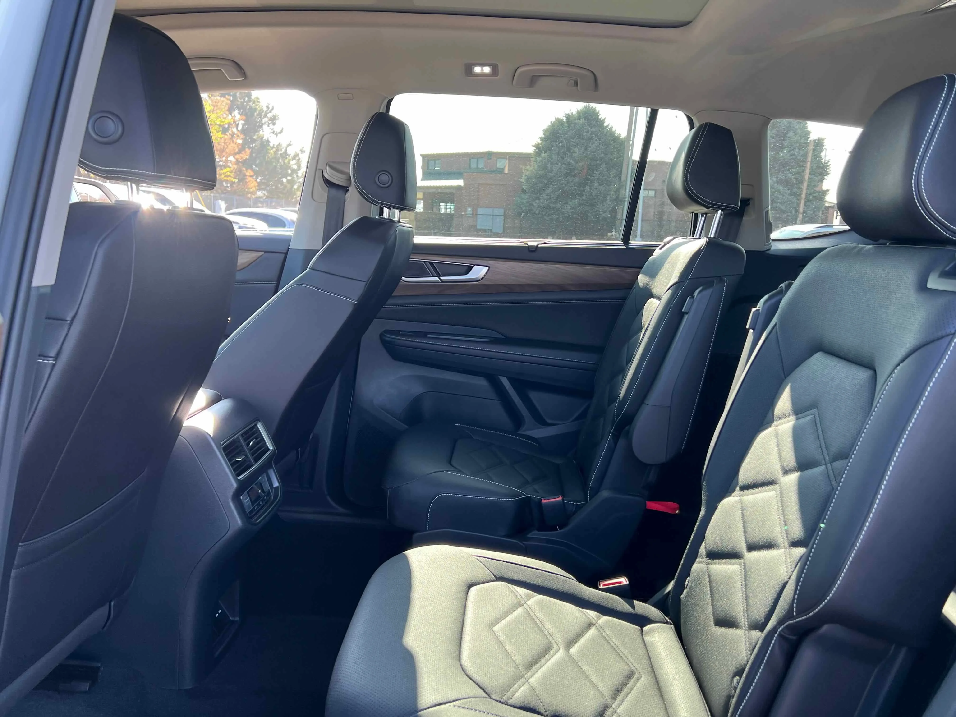 New 2026 Opal White Volkswagen 2.0T SE w/Technology image 20