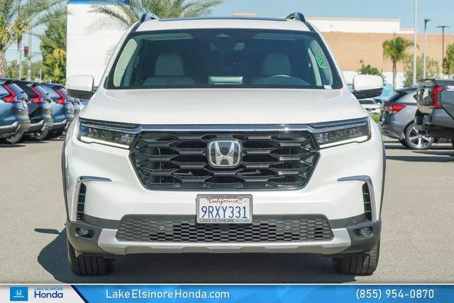 Used 2025 Platinum White Pearl Honda Touring image 3