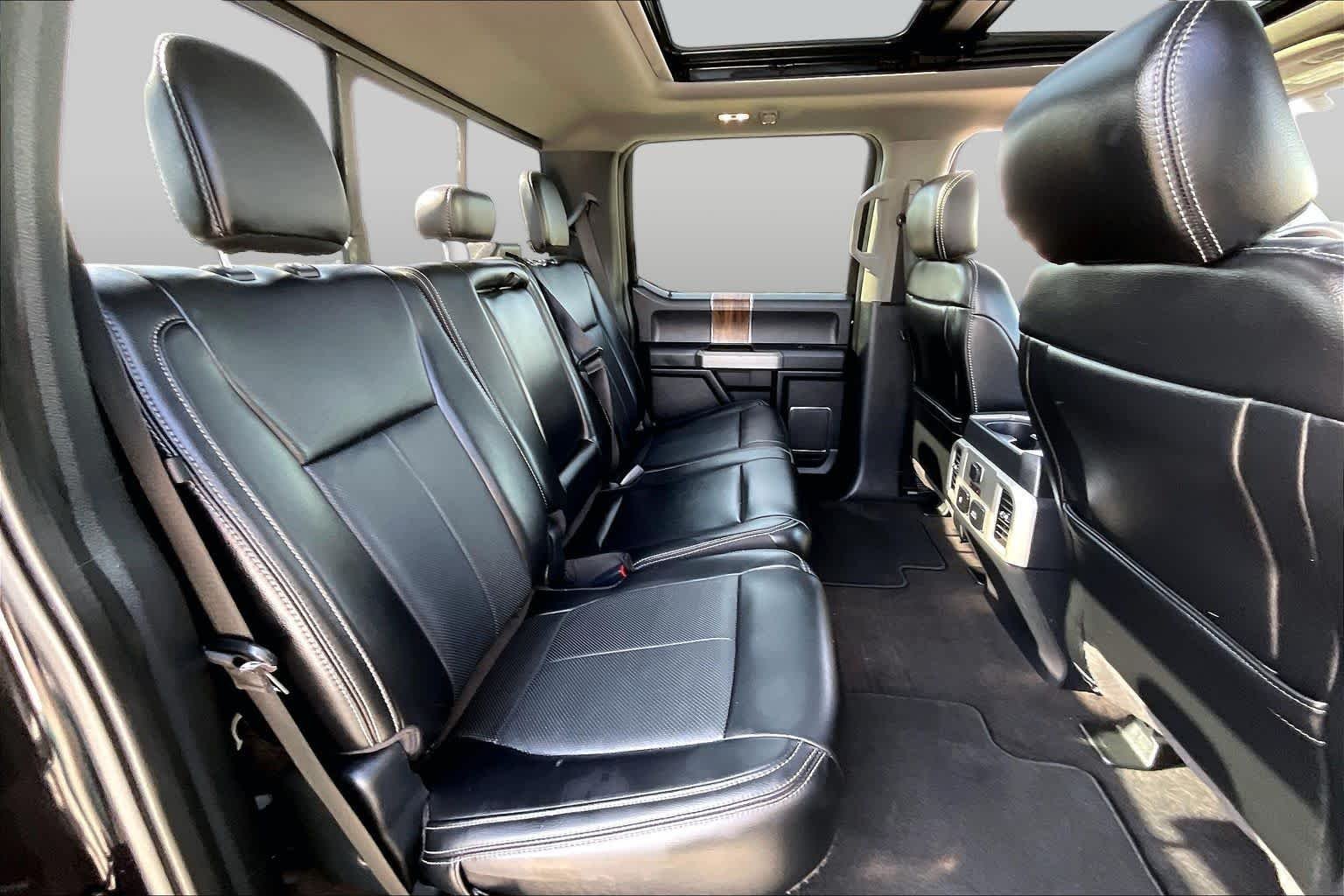 Used 2020 Agate Black Metallic Ford LARIAT image 18