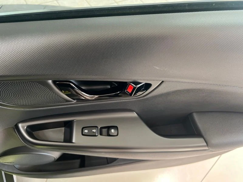 Used 2020 Green Hyundai Limited image 15