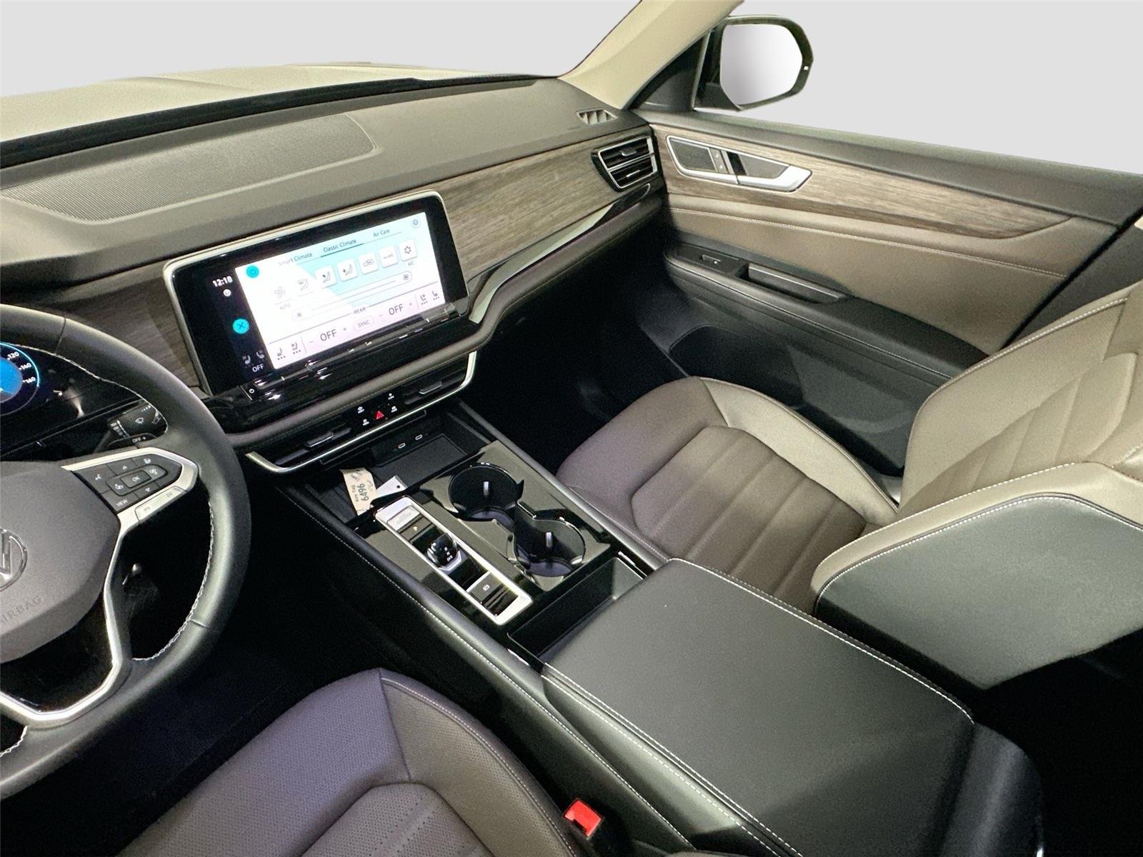 New 2026 Deep Black Pearl Volkswagen 2.0T SEL image 23