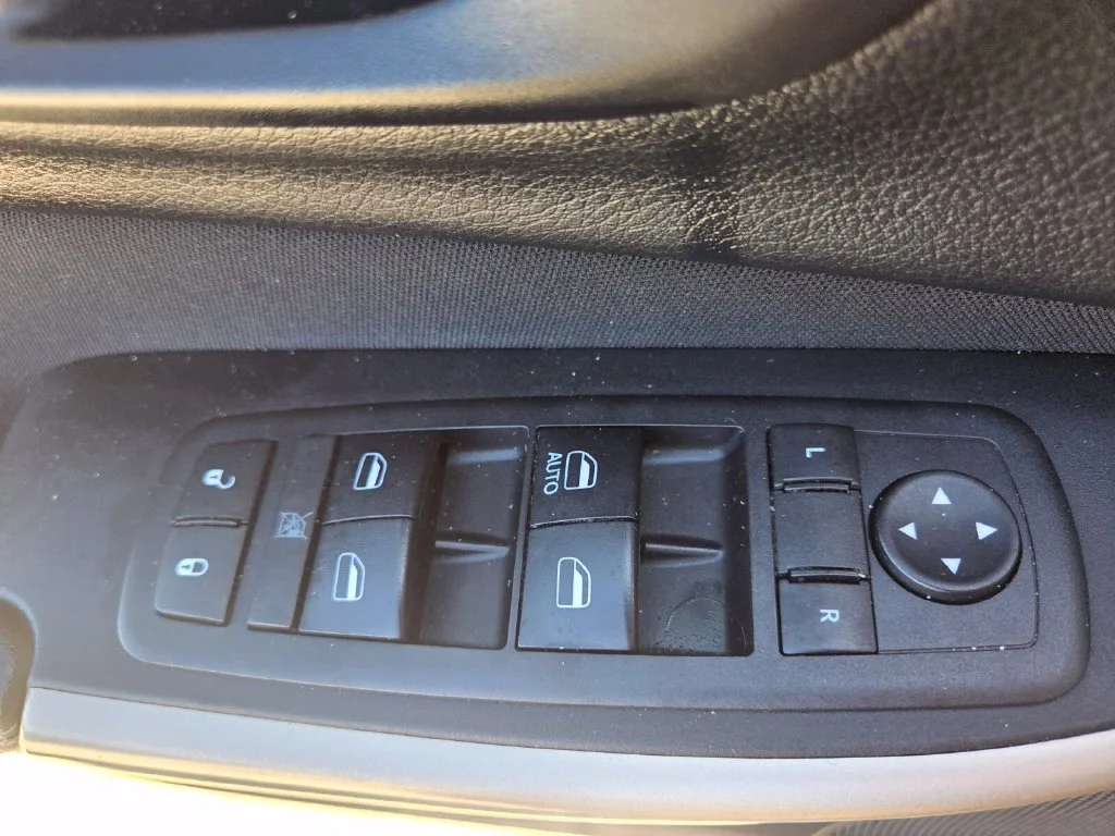 Used 2018 Gray Jeep Latitude image 20