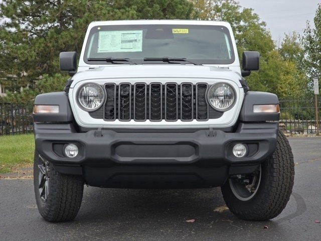 New 2026 Bright White Clear-Coat Exterior Paint Jeep Sport S image 2
