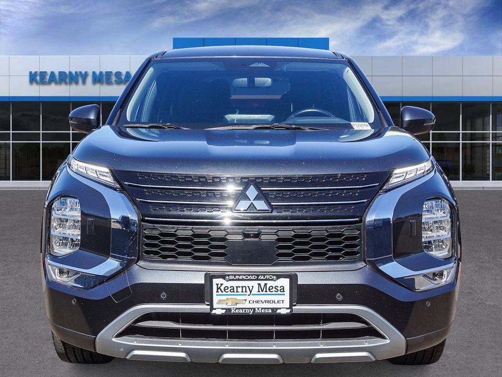 Used 2024 Black Mitsubishi SE image 2