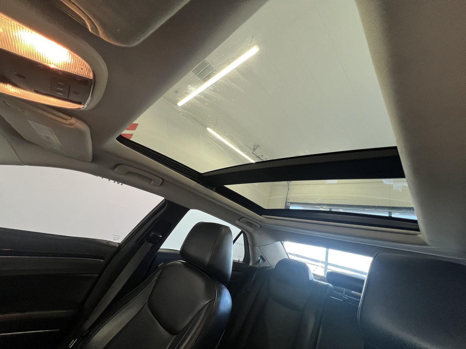 2016 Chrysler 300 C - Photo 29