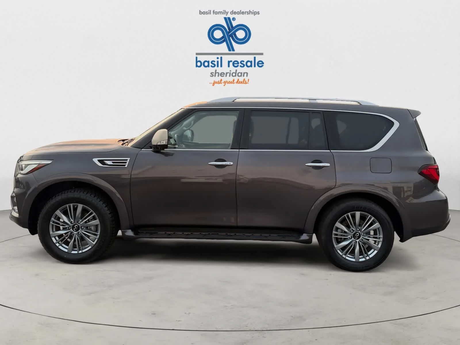 Used 2024 Anthracite Gray INFINITI LUXE image 3