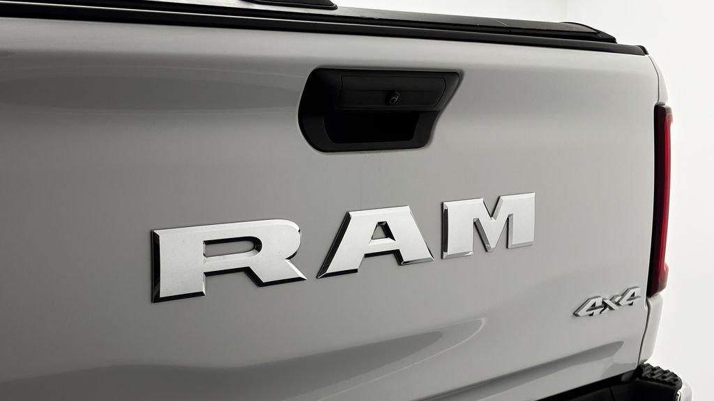 Used 2025 White Ram Big Horn/Lone Star image 9