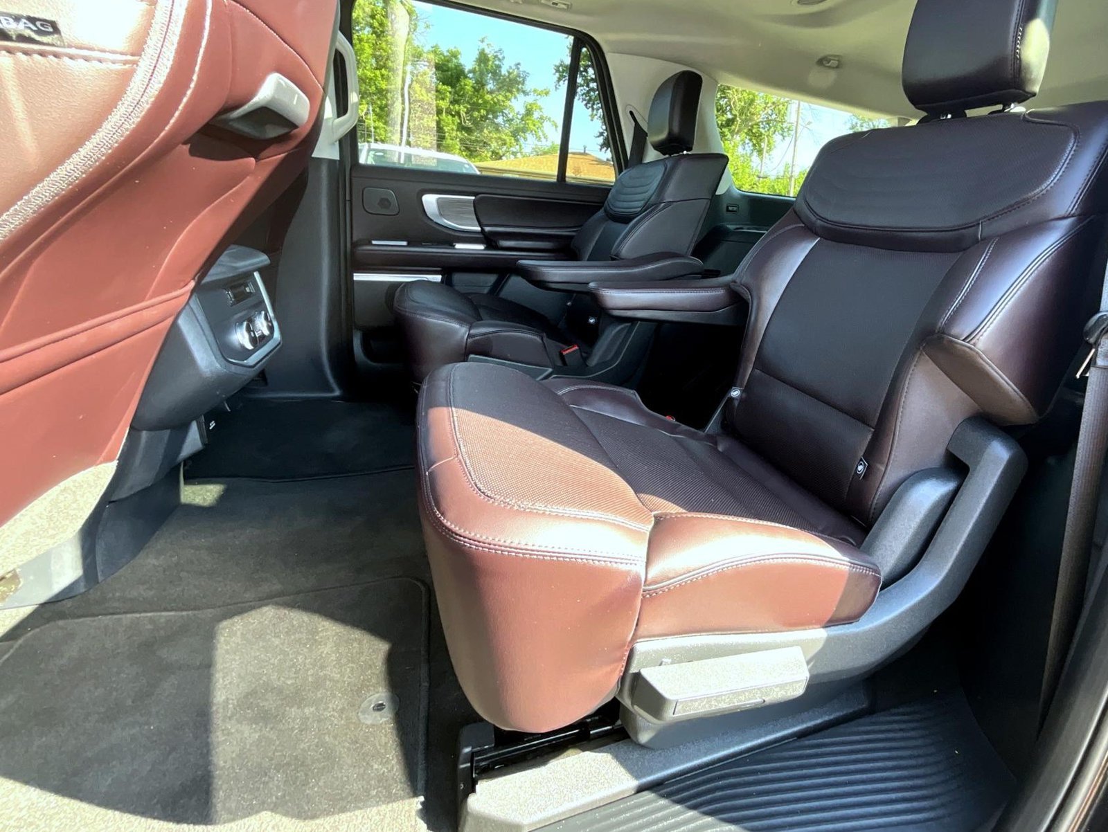 New 2026 Agate Black Metallic Ford Platinum image 26