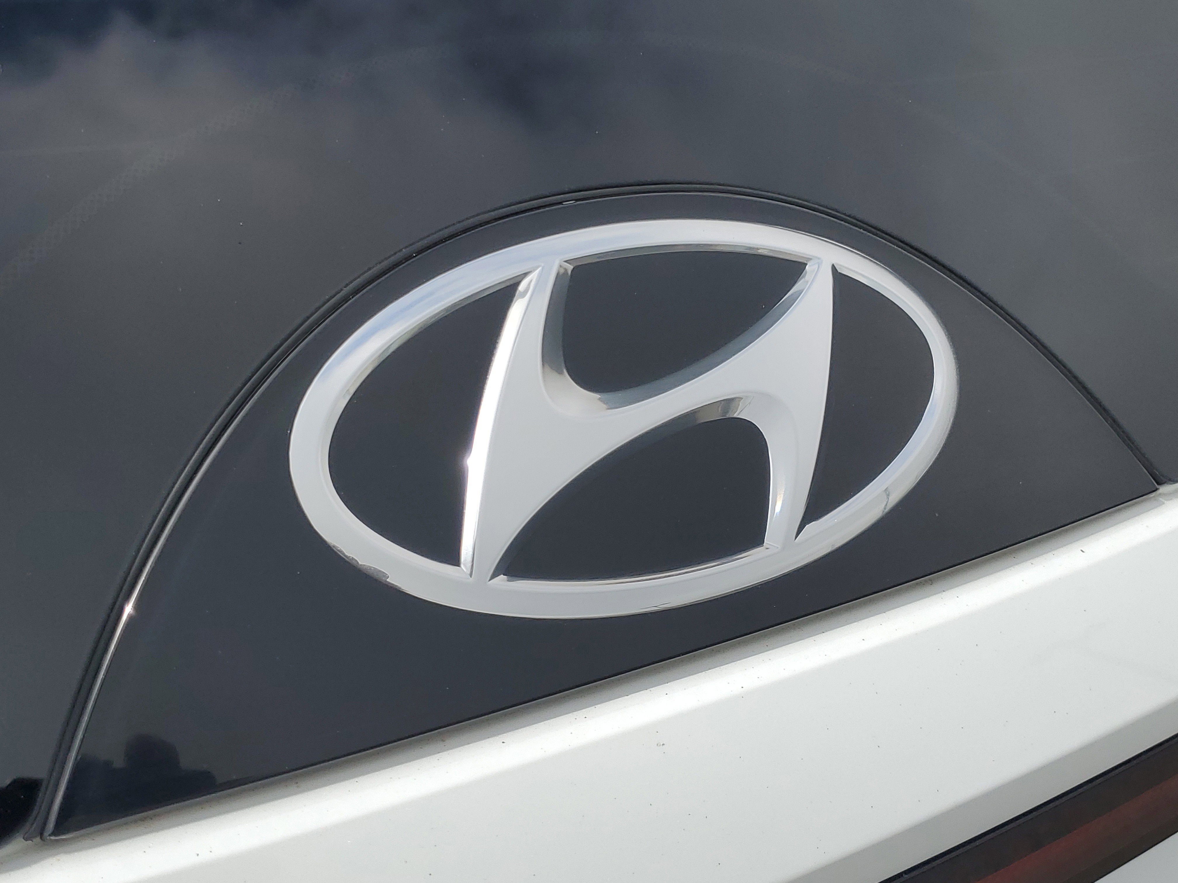 Certified Used 2024 White Pearl Hyundai Limited image 4