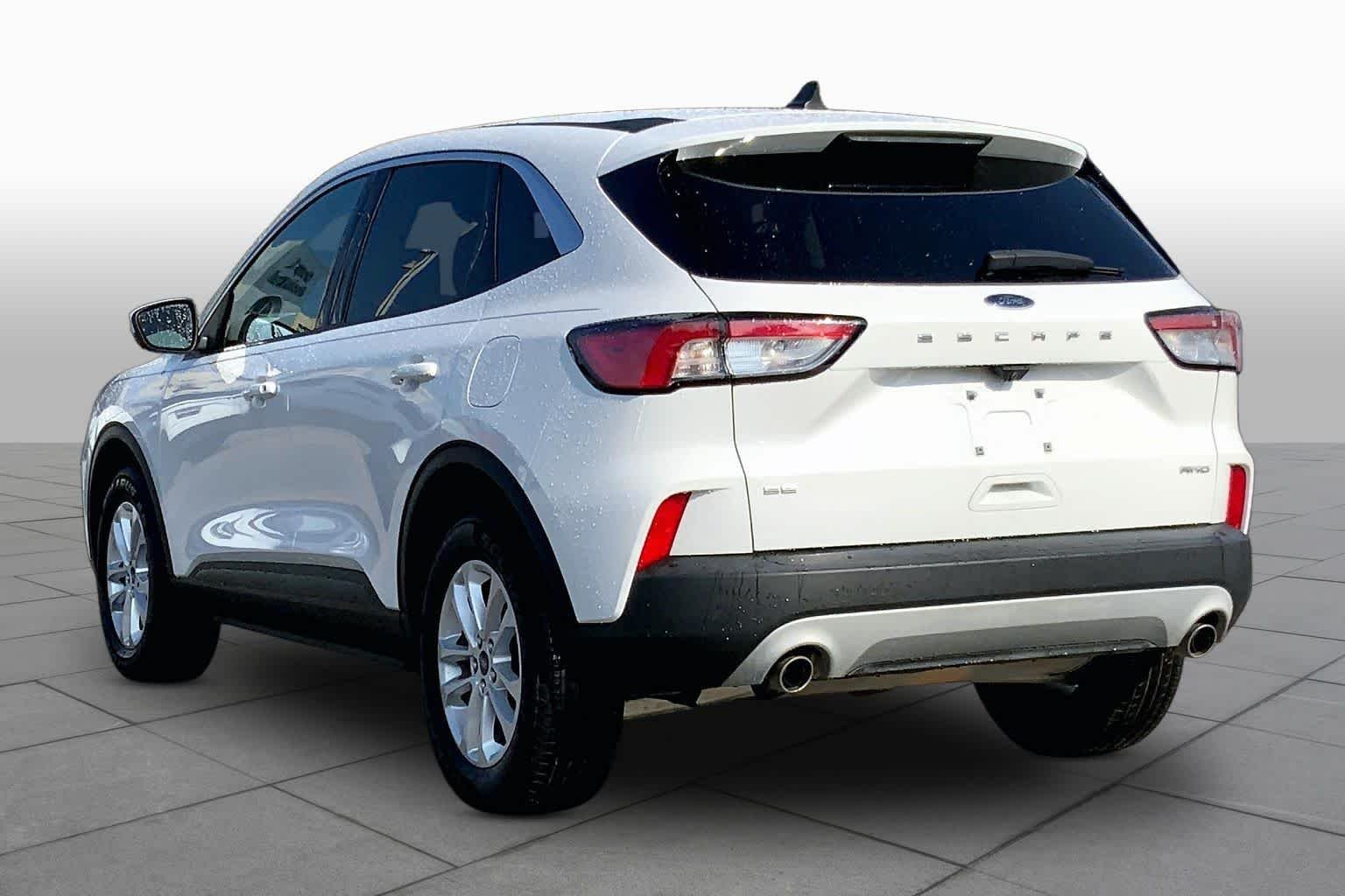 Certified Used 2021 Oxford White Ford SE image 12