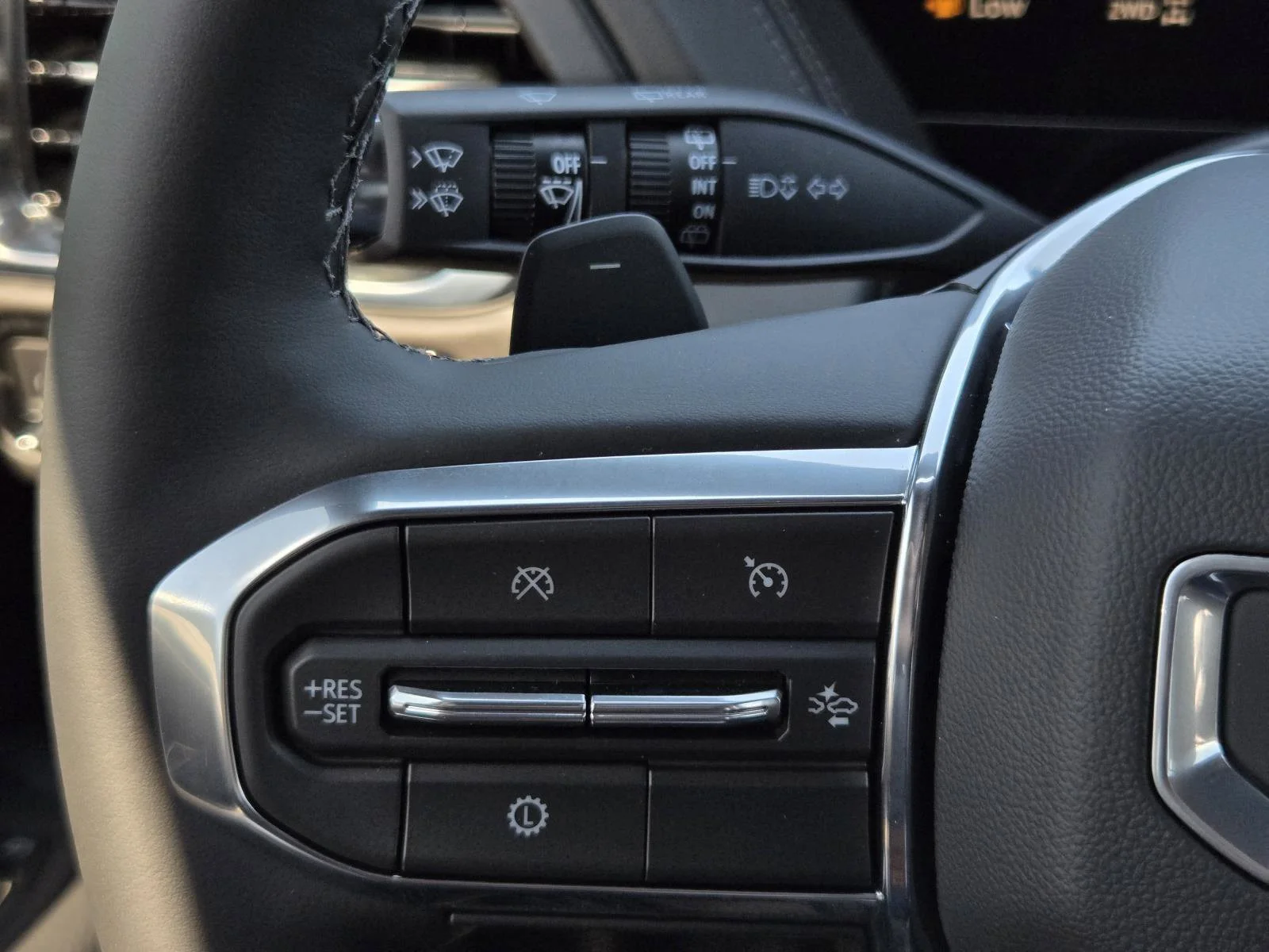 2026 GMC Yukon XL Denali - Photo 13