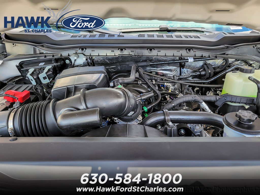 New 2025 Oxford White Ford F-350® XLT image 15