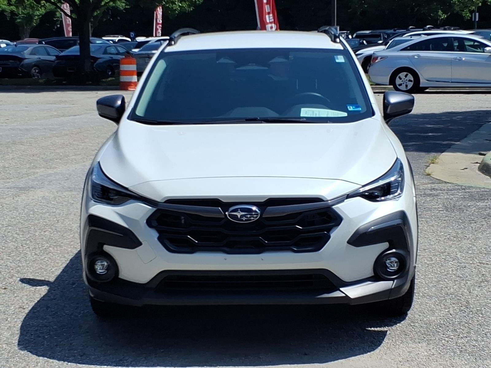 Used 2025 Crystal White Pearl Subaru Limited image 2