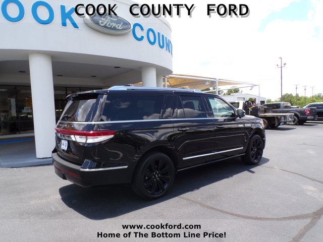 Used 2023 Infinite Black Metallic Lincoln Reserve image 11