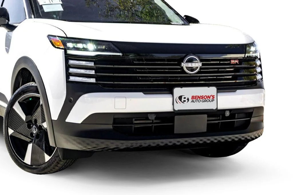 New 2026 White Nissan SR image 3