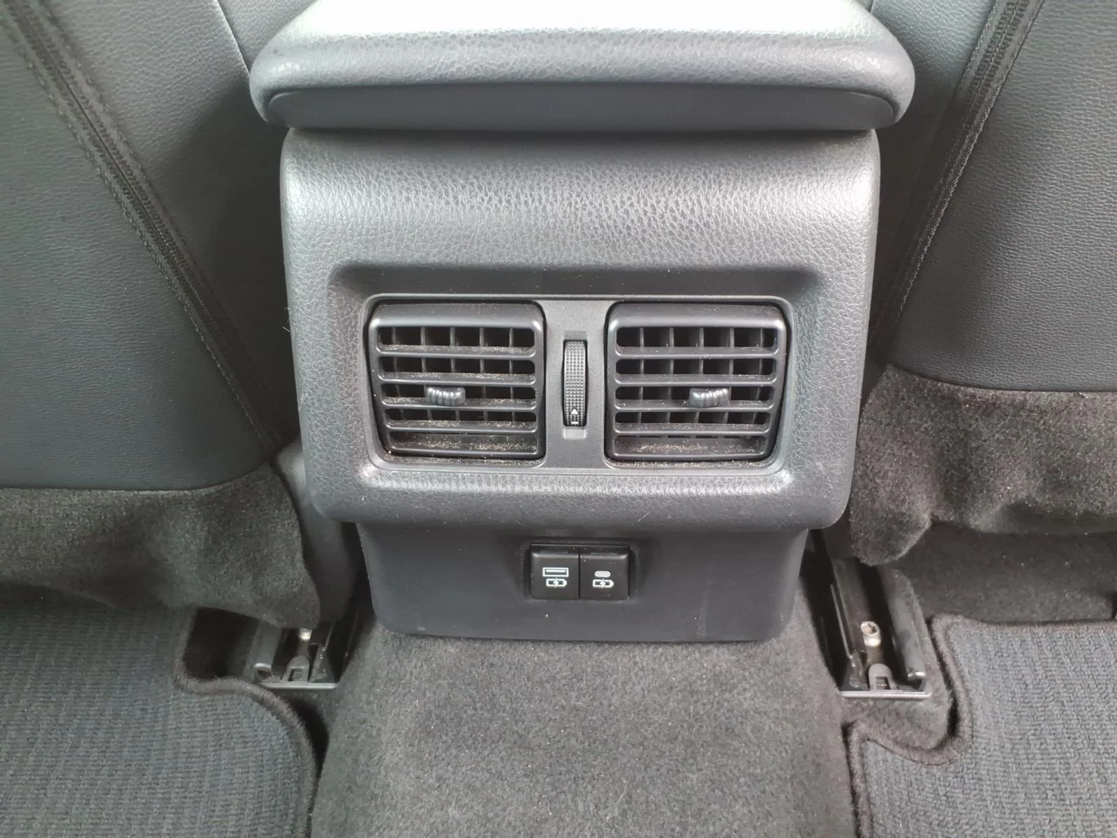 Used 2025 WHITE Toyota SE image 22