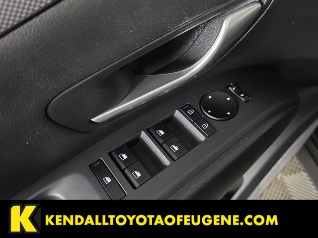 Used 2025 Black Hyundai SE image 22