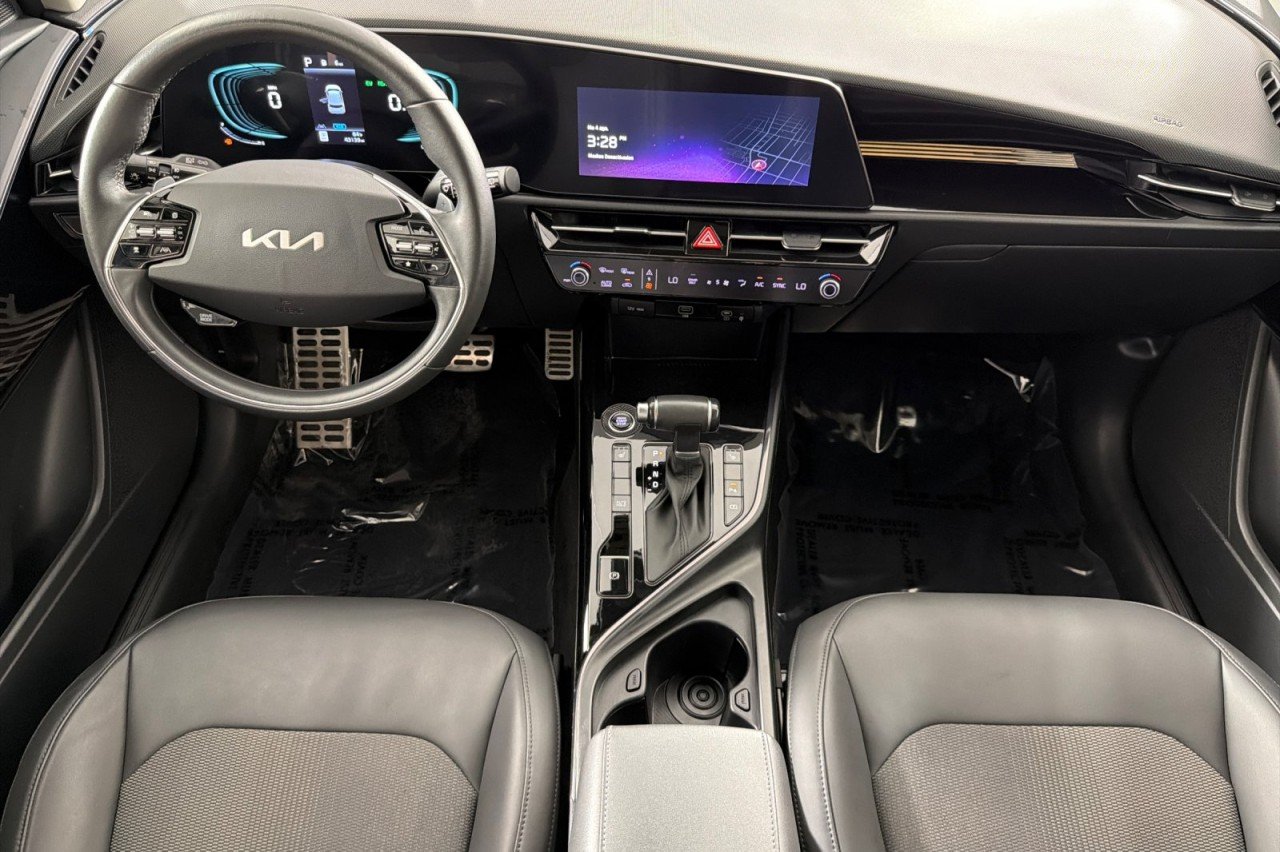 Used 2023  Kia EX Touring image 12