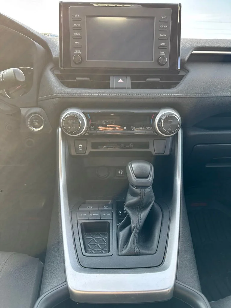 Used 2019  Toyota XLE image 15