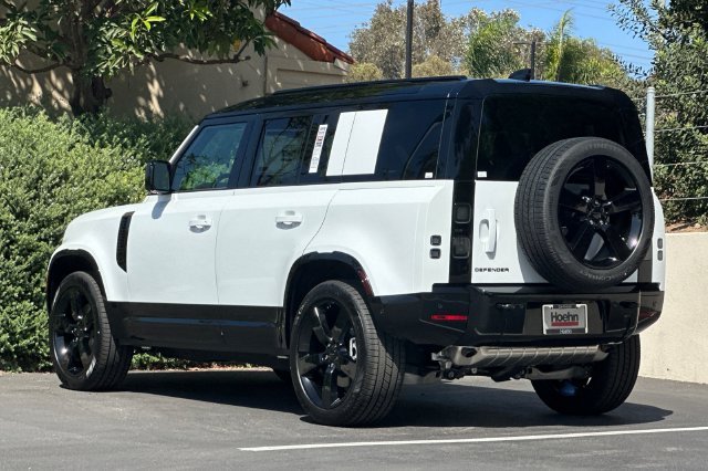 New 2026 Fuji White Land Rover X-Dynamic SE image 3