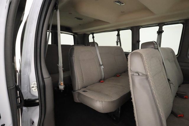 2024 Chevrolet Express Passenger LT - Photo 17