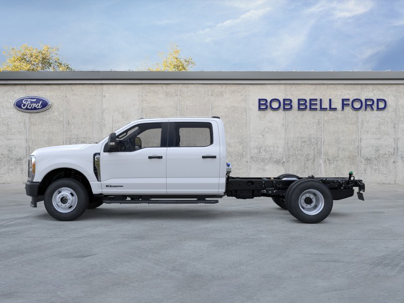 New 2026 Oxford White Ford F-350® XL image 3