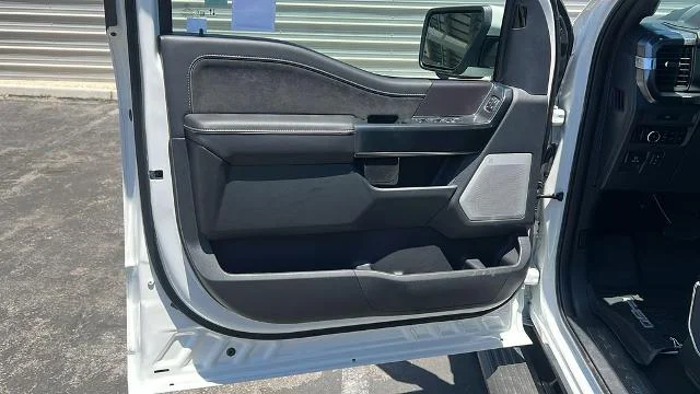 New 2026 Star White Metallic Tri-Coat Ford Platinum® image 34
