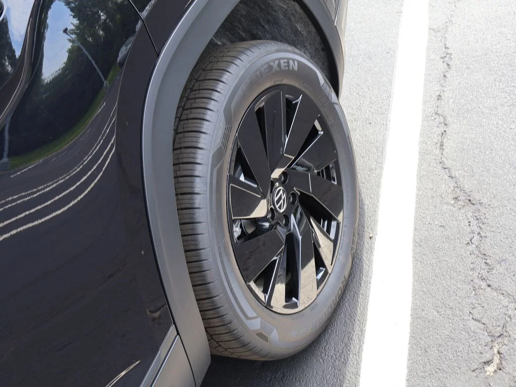 New 2026 Black Volkswagen 2.0T SE w/Technology image 35
