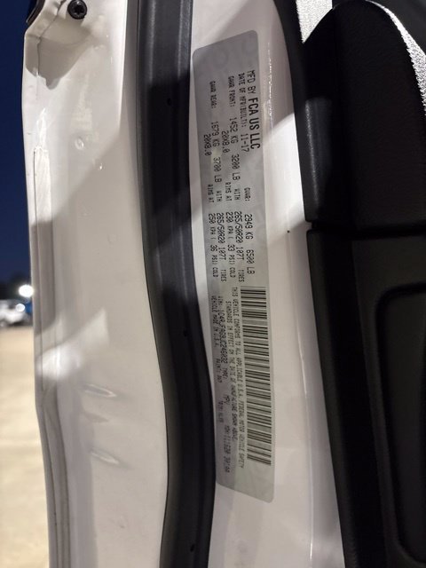 Used 2018 White/off-white Jeep Altitude image 16