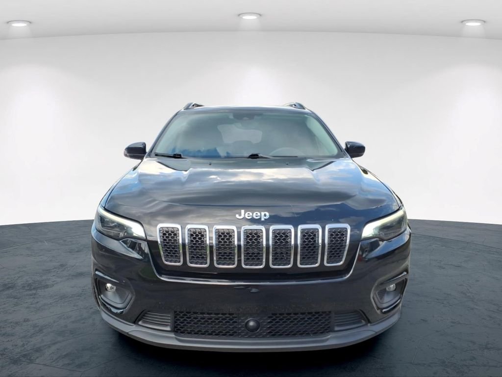 Used 2022 Black Jeep Latitude Lux image 3