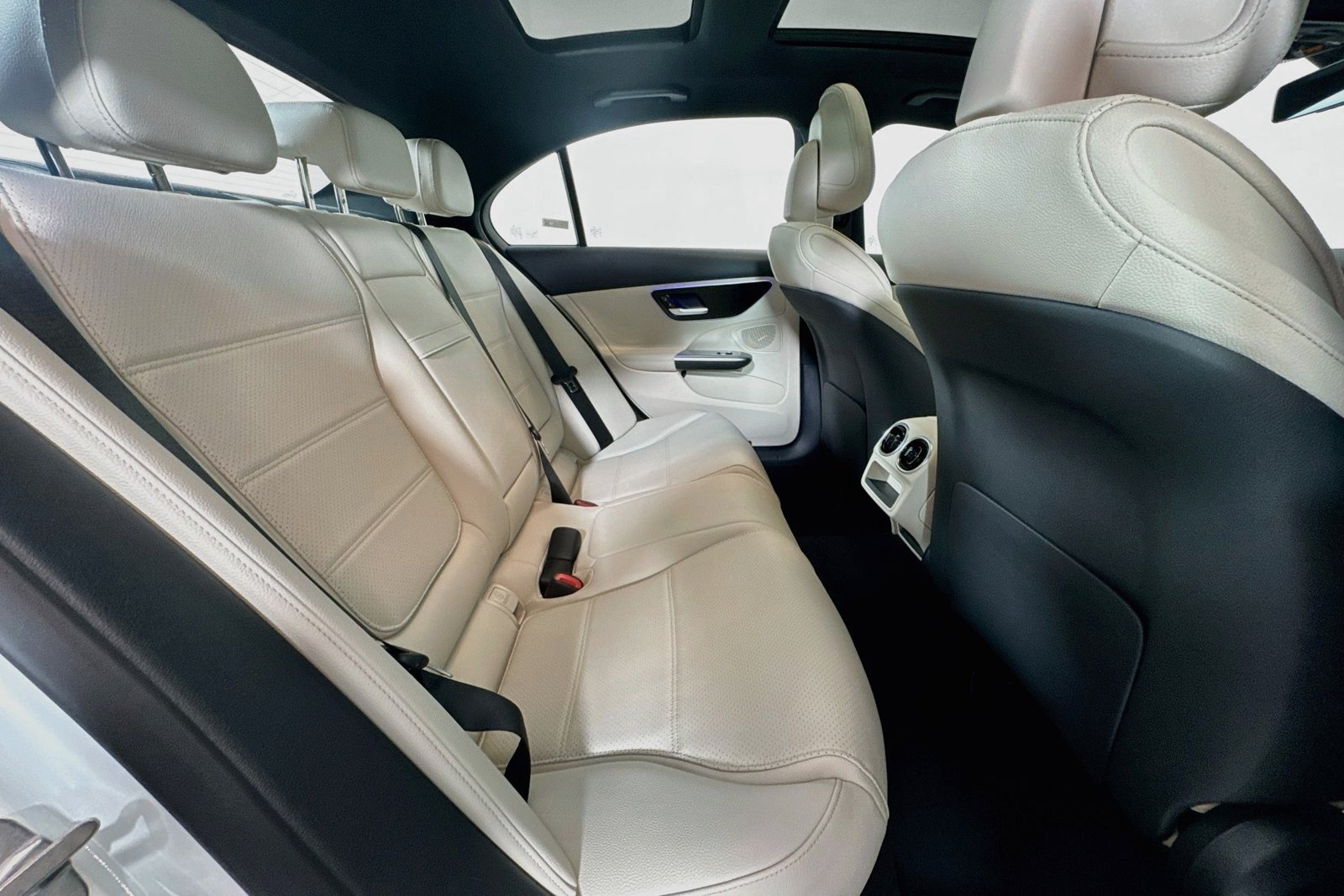 New 2026 Polar White Mercedes-Benz C 300 image 25