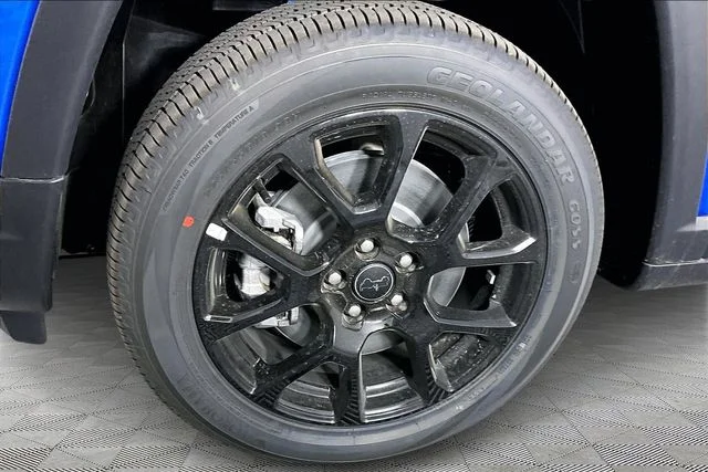 New 2026 Blue Jeep Latitude image 12