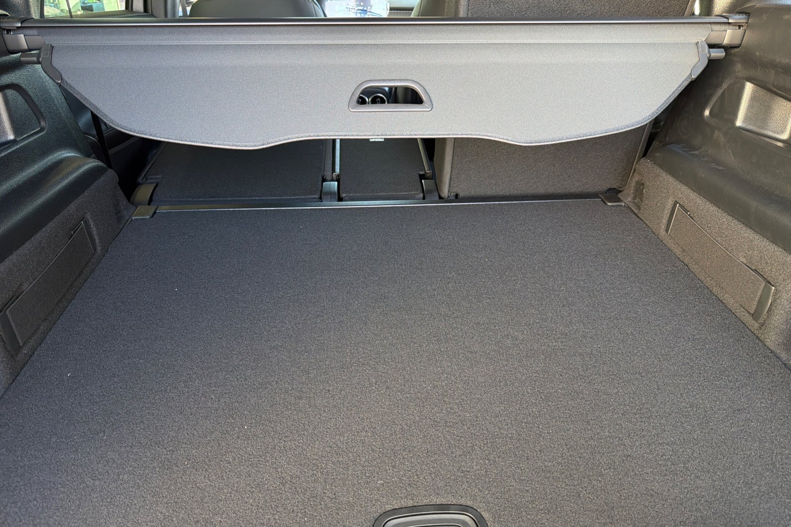 New 2026 Mountain Grey Metallic Mercedes-Benz GLB 250 image 34