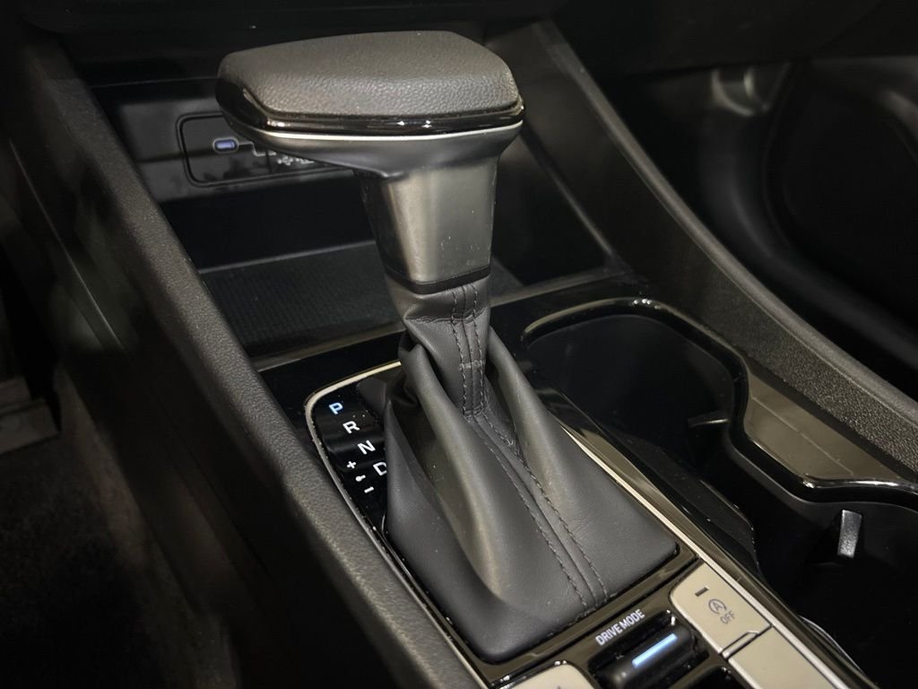 Used 2026 Green Hyundai SE image 21