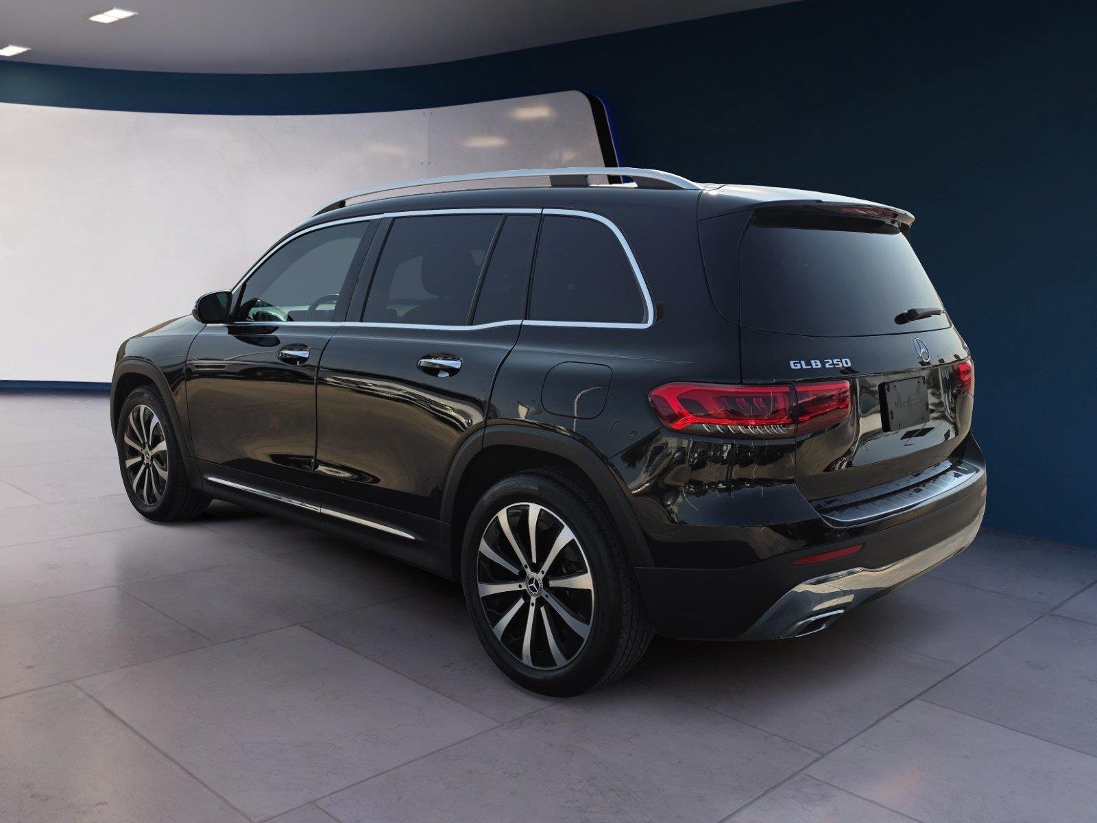 Used 2022 Cosmos Black Metallic Mercedes-Benz GLB 250 image 3