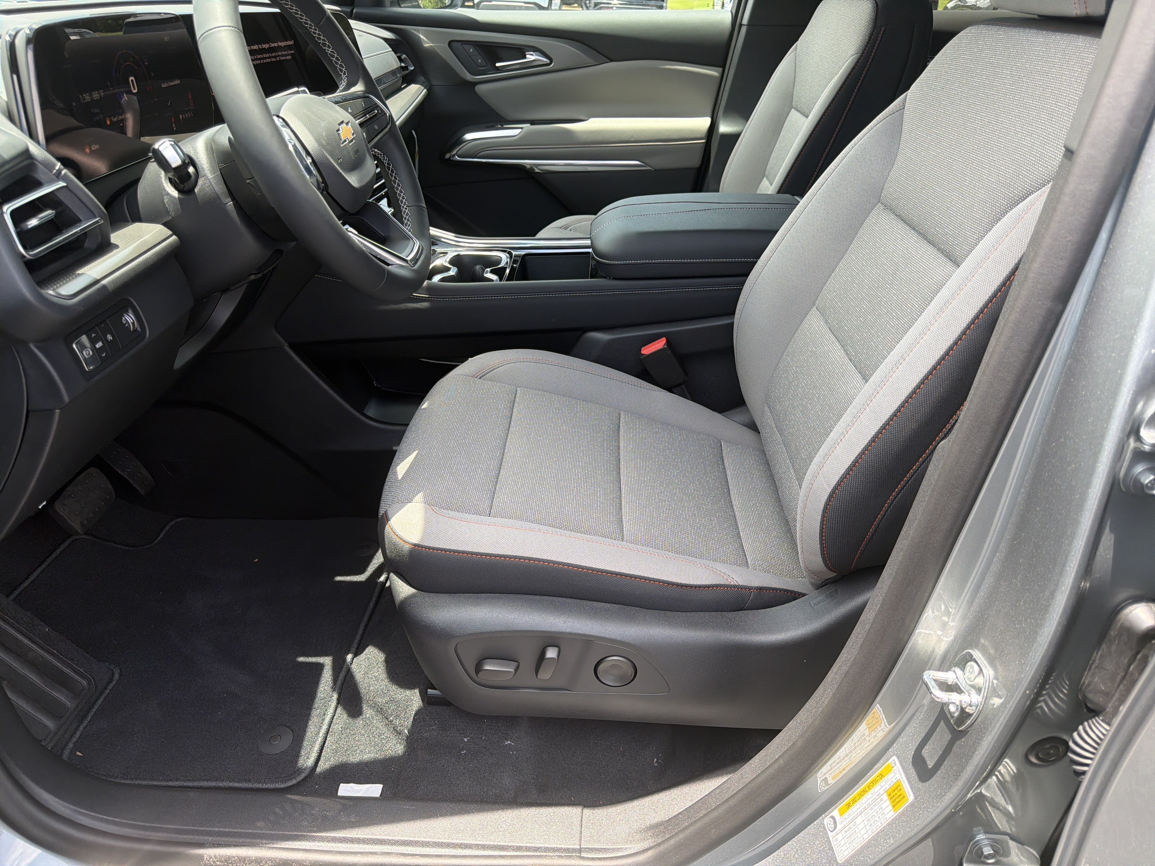 2026 Chevrolet Traverse LT - Photo 9