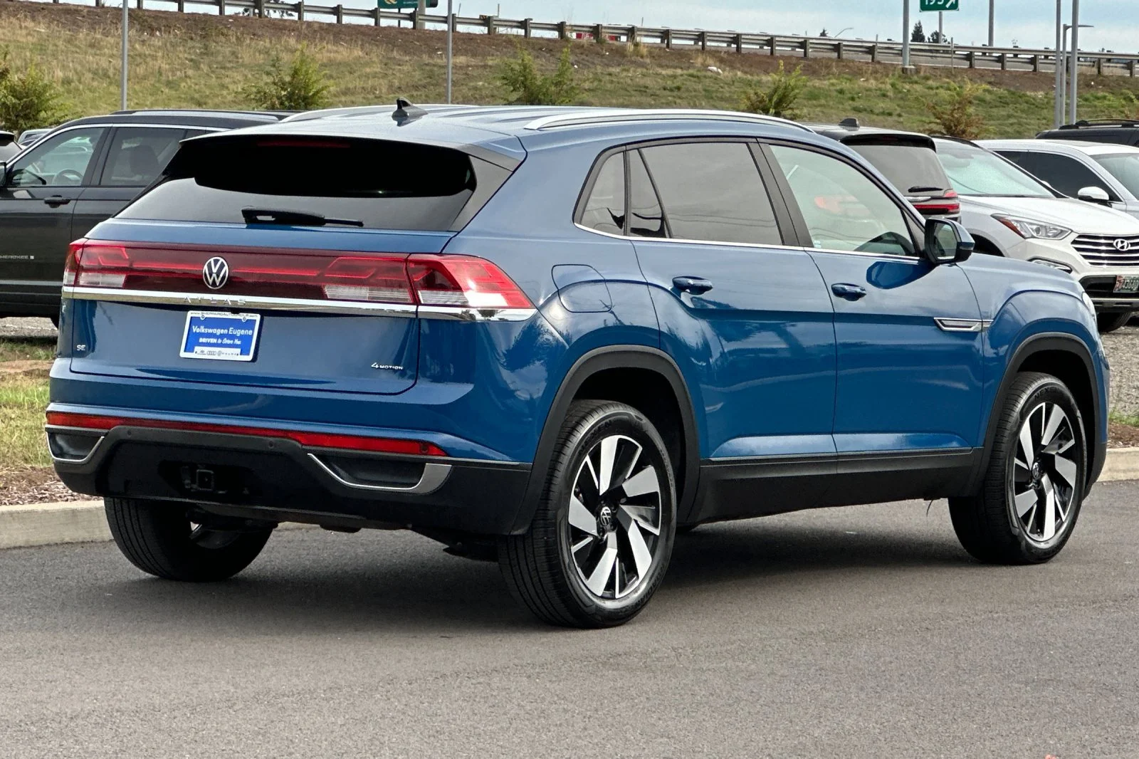 Used 2026  Volkswagen SE w/Technology image 3