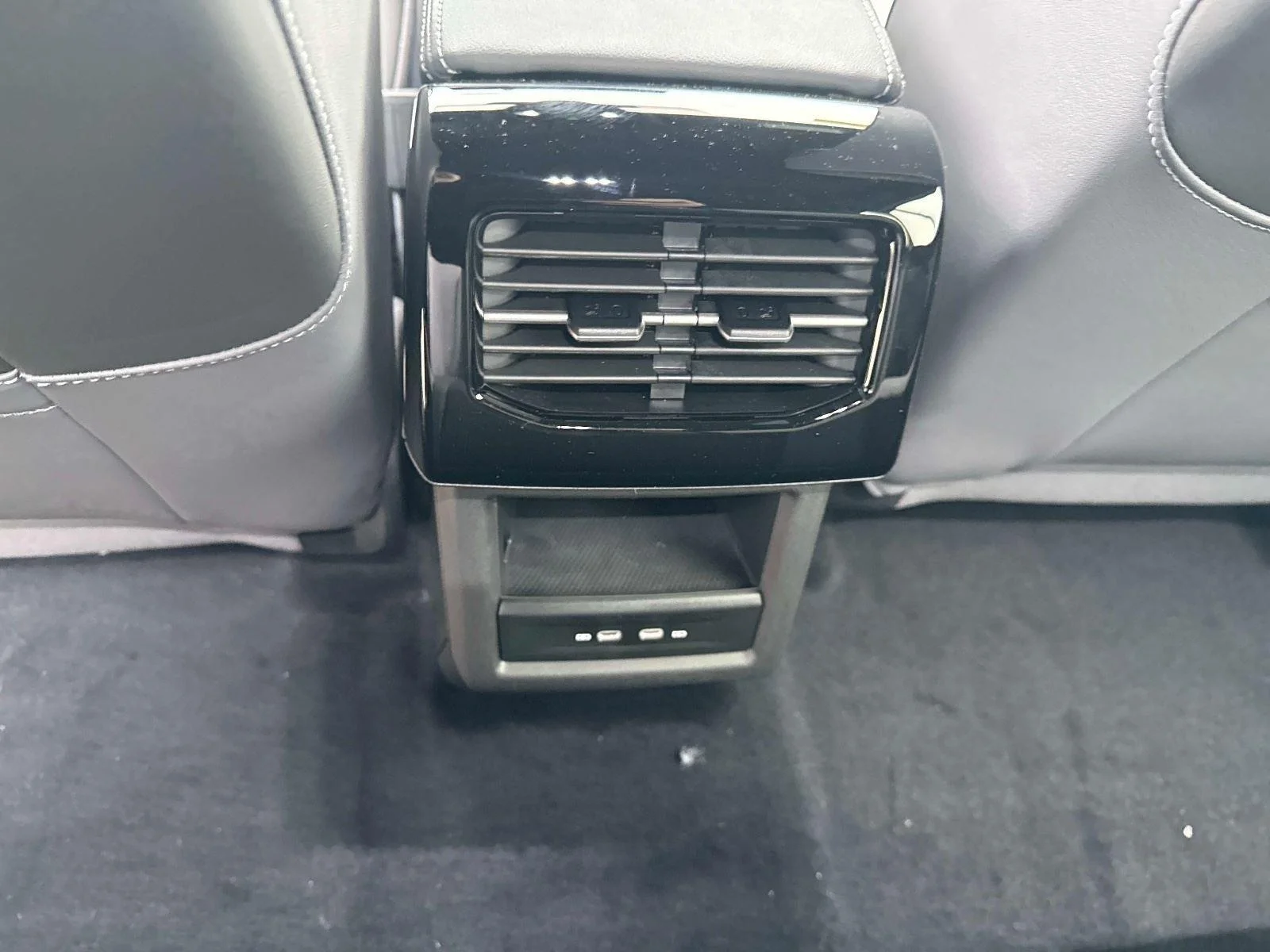 2025 Volkswagen ID.4 PRO - Photo 17