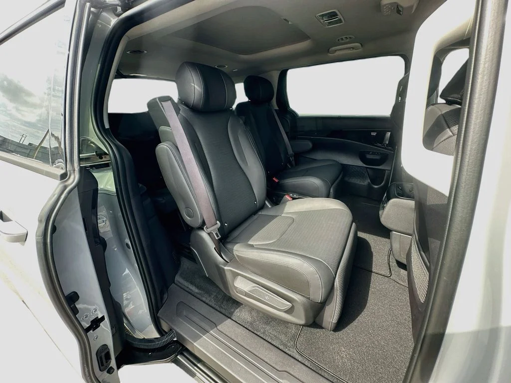 New 2026 Ceramic Silver Kia SX Prestige image 29