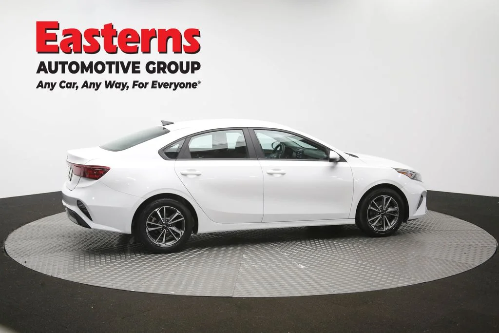 Used 2023 White Kia LXS image 42