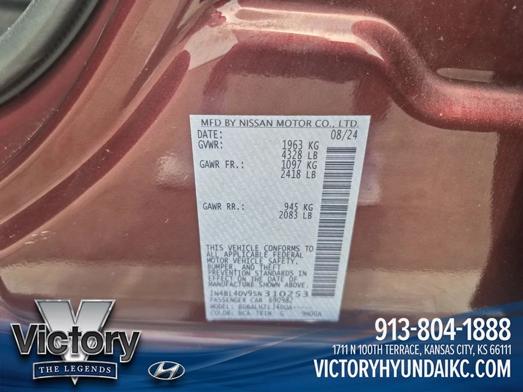 Used 2025 Red Nissan 2.5 SV image 28