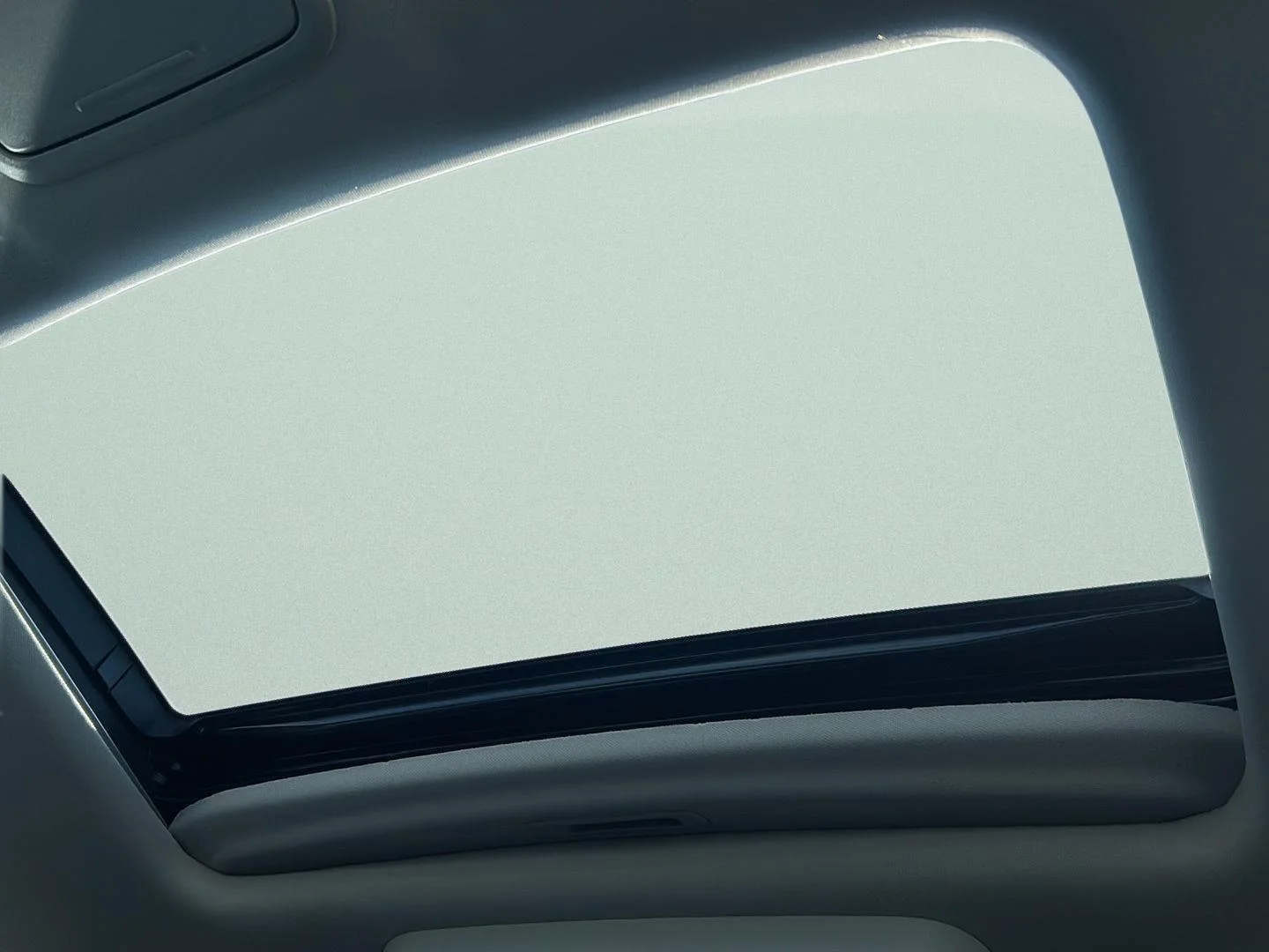 New 2026 Solar Silver Metallic Honda Touring image 10