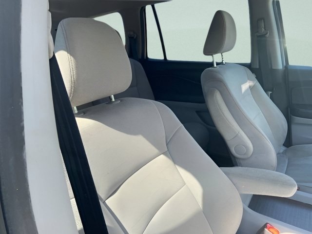 Certified Used 2019 Lunar Silver Metallic Honda EX image 8