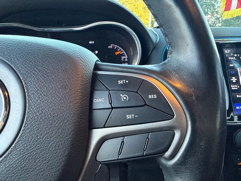 Used 2022 Gray Jeep Laredo X image 8