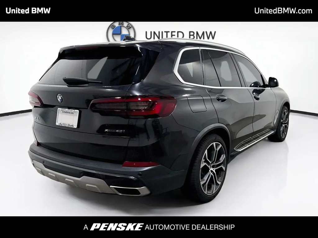 Used 2020 Dark Graphite Metallic BMW xDrive40i image 5